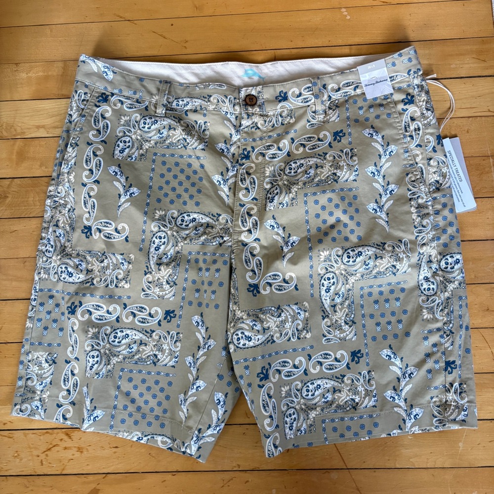 Tommy Bahama Boracay Shorts Mens 38 Paisley Bandana 9" Inseam Beach Preppy
